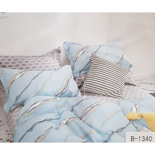 Delikatna pościel satynowa błękitna