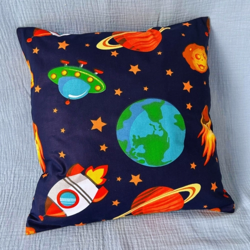 Poszewka na jaśka z wzorem planet i pojazdów kosmicznych